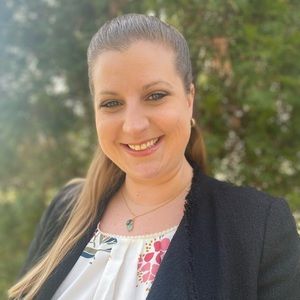 Meet your Posher, Lisa!!